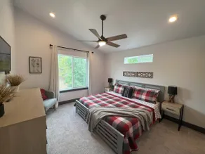 Couples Retreat - Hummingbird Hideaway - Image 4