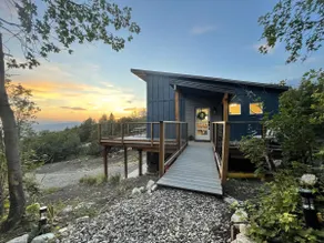 Couples Retreat - Hummingbird Hideaway - Image 2