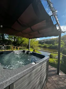 Arcadia Riverside Retreat - Image 3