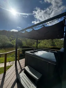 Arcadia Riverside Retreat - Image 4