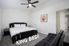 25% OFF: Spacious 4 bedroom-Pet Friendly-Fenced - Image 5
