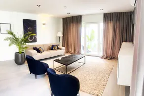 Résidence Gabriel: Modern Accommodation with Pool - Image 4