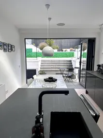 Spacious 5-bedroom Edinburgh bungalow - Image 3