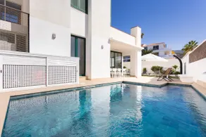 Lilias home - private heatable pool, BBQ, free wifi - Image 2