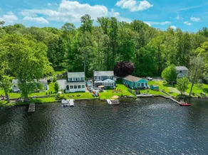 Relaxing Lakefront Retreat with Private Dock - Image 2
