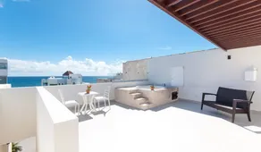 Oceanfront Seahorse | Private Hot Tub Beach Access - Image 2