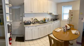 Private studio & prkg - Image 3