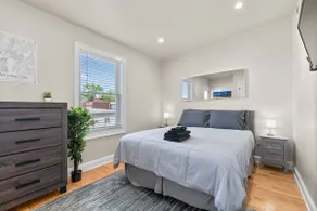 Charming Renovated Condo+Full Home+Street Parking - Image 3