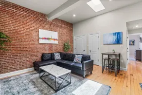 Charming Renovated Condo+Full Home+Street Parking - Image 2