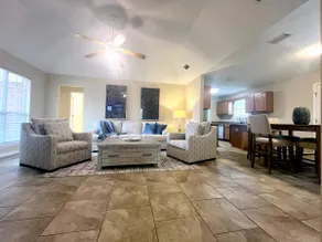 Detached family-friendly house - Image 2