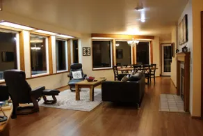 Spacious beach house with a view - Image 3