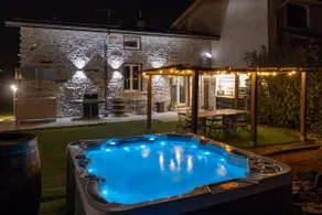 K10 Luxury Villa, Pool, Private Spa, Gym & Garden, Como - Image 3
