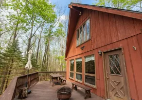 Woodsy A-Frame Cabin in Resort - Kayaks and Pool! - Image 5