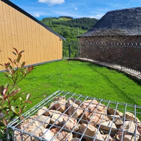 Das 4-Sterne-Cottage Le Crochet de Prvenche liegt in einer ruhigen Landschaft - Image 3