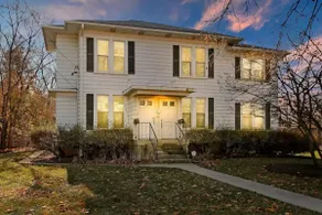 Modern apt in DT Libertyville Near Naval Base - Image 4