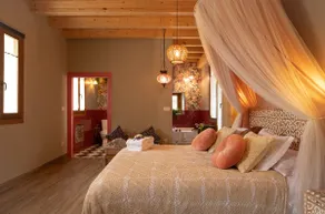 Apartment with a Jacuzzi. Beach and mountains. 1 - Image 2