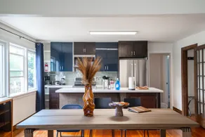 Stylish 3B2B home w/AC in Central Ballard - Image 3