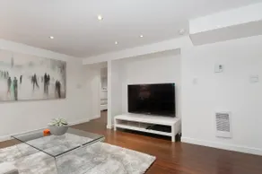 Modern 1100 SF two Bedroom in Upper Kitsilano. - Image 3