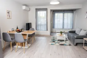 1 BR • FREE Parking • 2 min Metro • Quiet Center - Image 4