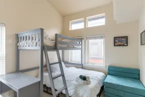 Walkable Ballard Home, Family Friendly! - Image 4
