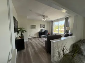 Renovated 8 Bedroom Home - Sleep 14 - Image 2