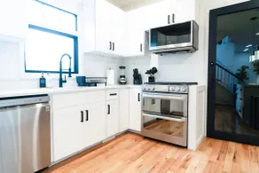 8 min walk to Ballston Metro - Image 5