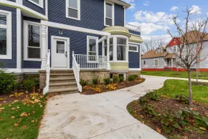 Premium Modern Victorian Apartment 1 - Image 2