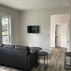 Premium Modern Victorian Apartment 1 - Image 4