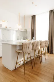 Elegant apartment with private parking - Image 5