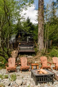 North Zen Riverfront Cabin by Riveria Stays - Image 5
