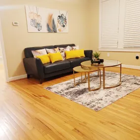 Stylish Retreat in Baltimore - Image 2