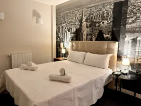 Luxury apartment city center - Image 4