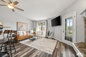 Alaskan Floral Arrangement Townhome (1) - Image 2