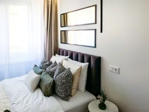 Park Home with Free Street Parking - Image 3