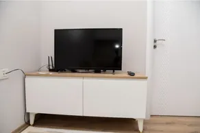Amar's 2 double bedrooms entire luxury apartment. - Image 4