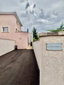 Romantic getaway: balneotherapy & calm near Lyon - Image 3