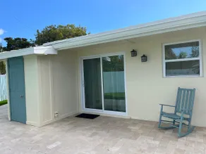 (3701) 1 Bedroom 1 Bathroom House - Image 2