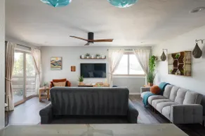 Luxury Living Near the Beach - Image 5