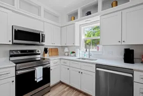Cozy Downtown Boho Retreat - Sleeps 10! - Image 4