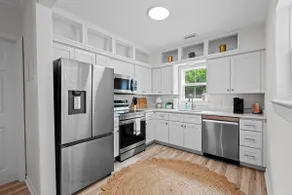 Cozy Downtown Boho Retreat - Sleeps 10! - Image 3