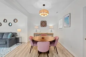 Cozy Downtown Boho Retreat - Sleeps 10! - Image 2