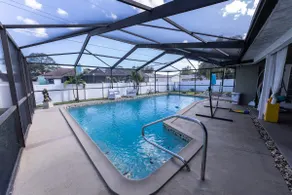 Serenity pool Luxury Home - Image 4