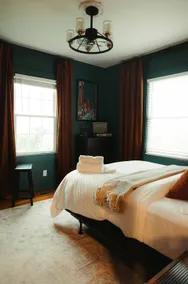 Historic Renovated 2BD - Overlooking Downtown - Image 3