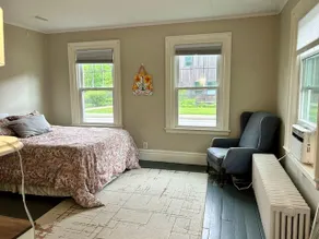 Walk to Town 4BR, 200yr old home! - Image 4