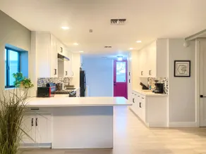 Private Urban Retreat Located Near Downtown Phx - Image 4