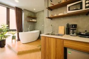 Apt Old Quarter View| Bathtub |Near Train Street 2 - Image 2