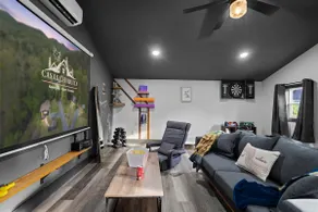 Crescent Moon: Hot Tub, Arcade, Dogs, EV charger - Image 2