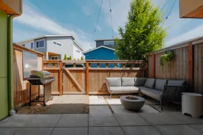 Haven at Greenbridge Close to Airport and Downtown - Image 4