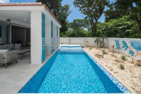20-minute drive to a certain theme park. Luxury resort villa with karaoke and pool - Image 3