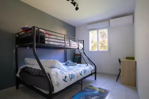 House, air conditioning, garden, parking, near the center - Image 2